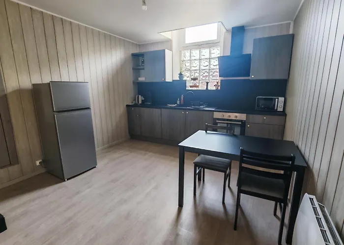 L'orchidée - 100m Naval Group - 5mn De L'espace Carat